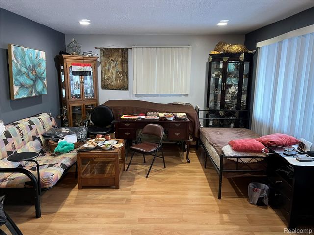 21901 Dante Street, Oak Park, MI 48237