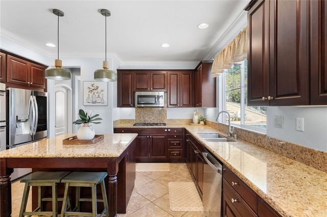 36622 Silk Oak Terrace, Murrieta, CA 92562