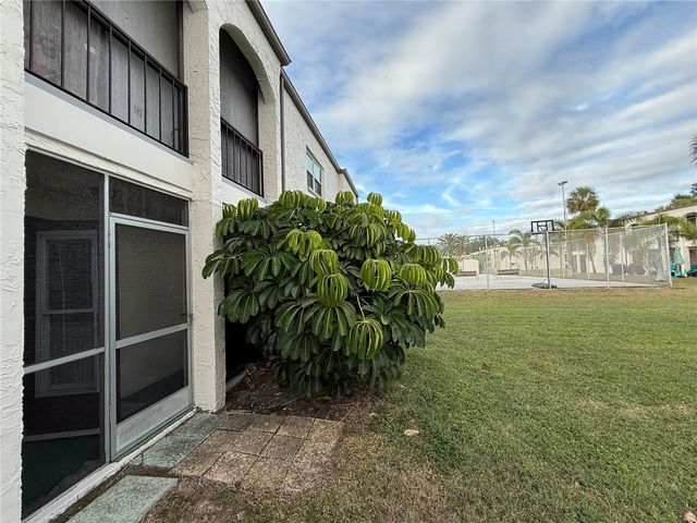 7701 STARKEY ROAD 703, Seminole, FL 33777