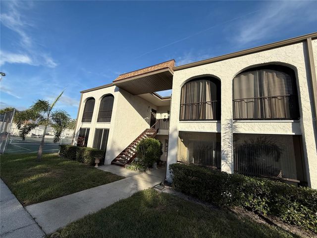 7701 STARKEY ROAD 703, Seminole, FL 33777