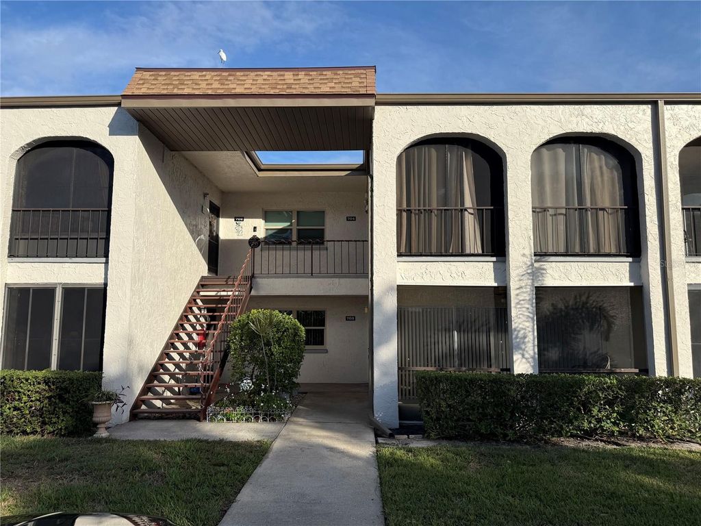 7701 STARKEY ROAD 703, Seminole, FL 33777