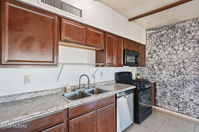 9571 E 33rd Street, Tucson, AZ 85748