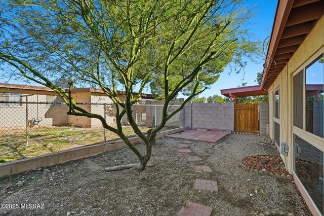 9571 E 33rd Street, Tucson, AZ 85748