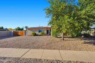 9571 E 33rd Street, Tucson, AZ 85748
