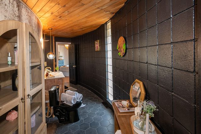 6407 N 25th Street, Ozark, MO 65721