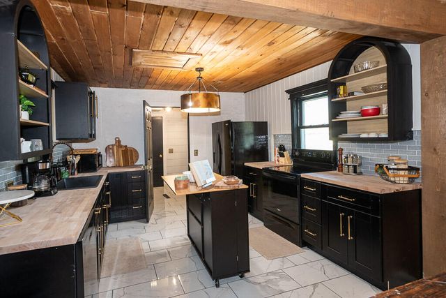 6407 N 25th Street, Ozark, MO 65721