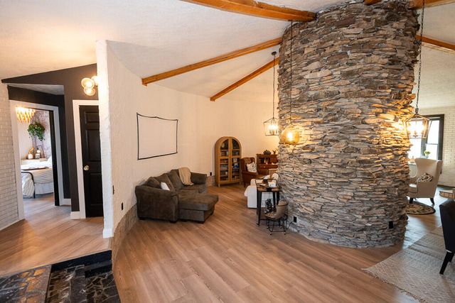 6407 N 25th Street, Ozark, MO 65721