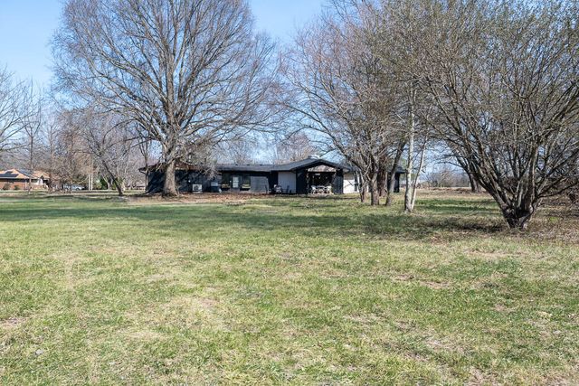 6407 N 25th Street, Ozark, MO 65721