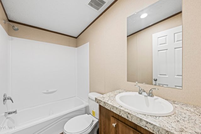 1826 Loop Road, Lafollette, TN 37766