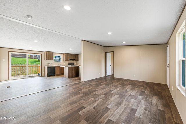 1826 Loop Road, Lafollette, TN 37766