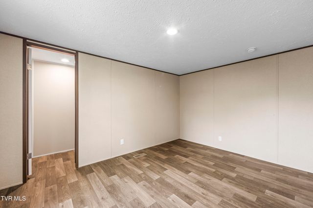 1826 Loop Road, Lafollette, TN 37766