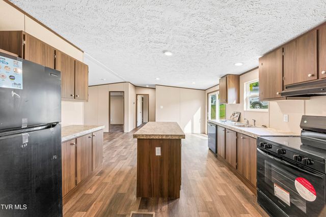 1826 Loop Road, Lafollette, TN 37766