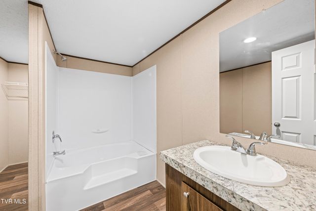 1826 Loop Road, Lafollette, TN 37766