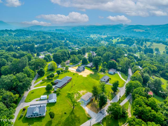 1826 Loop Road, Lafollette, TN 37766