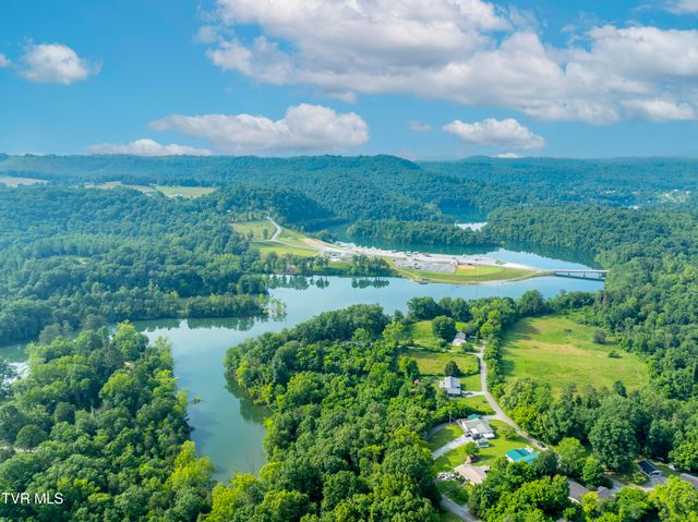 1826 Loop Road, Lafollette, TN 37766