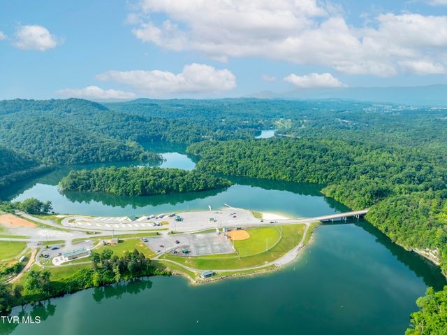 1826 Loop Road, Lafollette, TN 37766