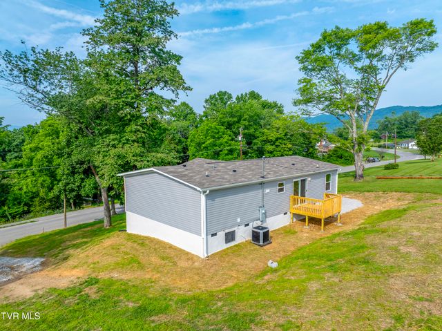 1826 Loop Road, Lafollette, TN 37766