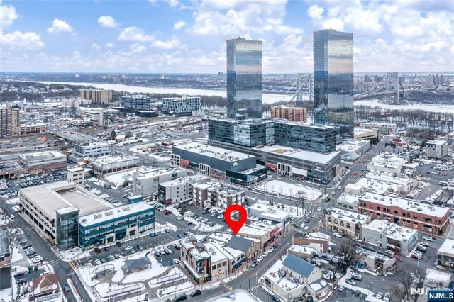 215 Main Street, Fort Lee, NJ 07024