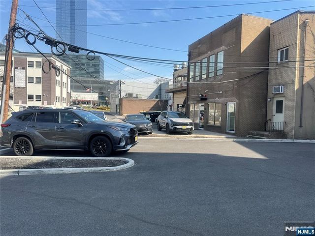215 Main Street, Fort Lee, NJ 07024
