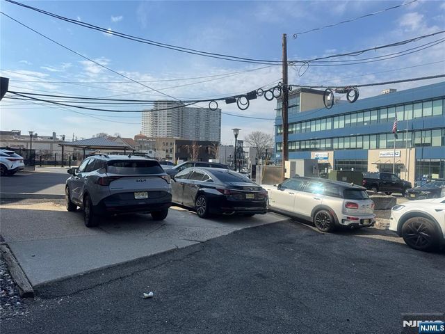 215 Main Street, Fort Lee, NJ 07024