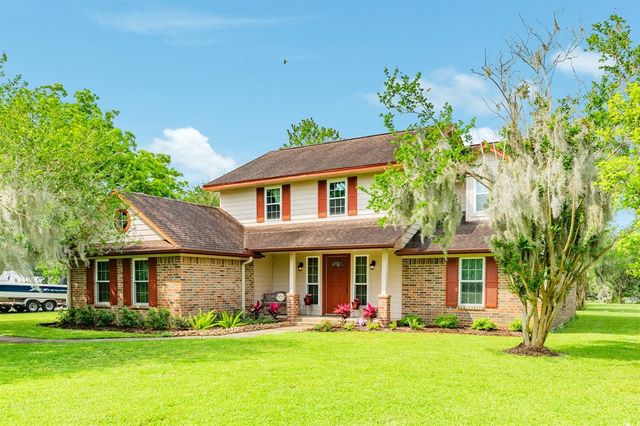 700 Sally Lake Road, Angleton, TX 77515