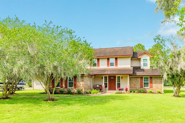 700 Sally Lake Road, Angleton, TX 77515