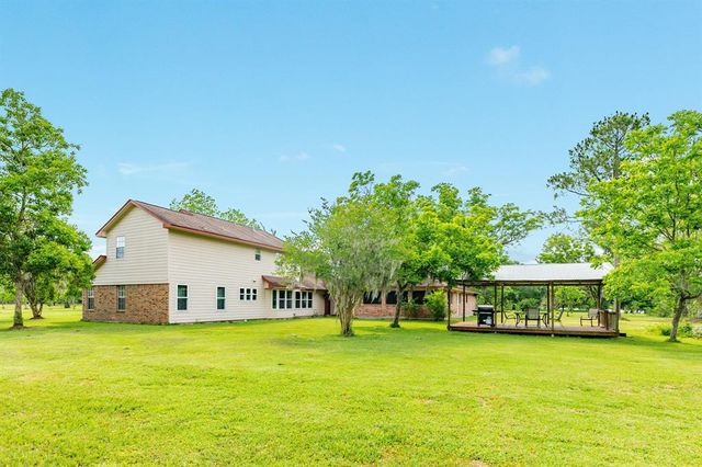 700 Sally Lake Road, Angleton, TX 77515