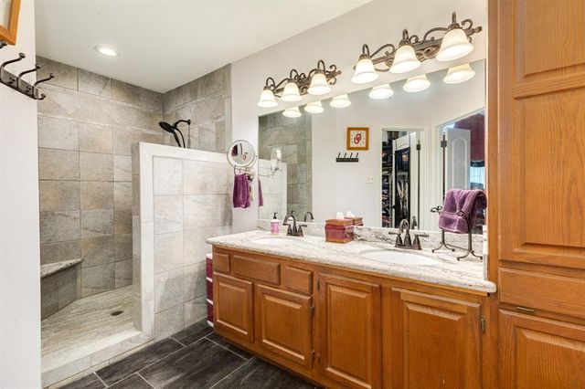 700 Sally Lake Road, Angleton, TX 77515