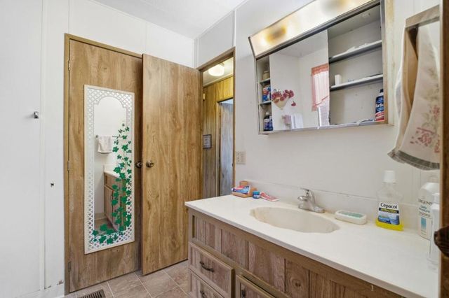 953 New England Village Street, Hayward, CA 94541
