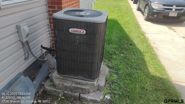 2728 Sharon Drive, Omaha, NE 68112