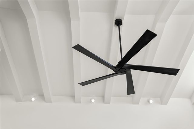 7407 Indian Creek Rd, Nashville, TN 37209