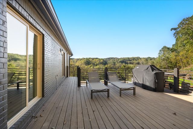 7407 Indian Creek Rd, Nashville, TN 37209