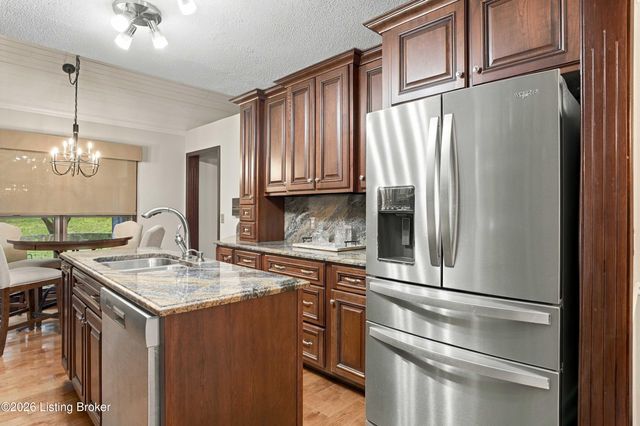 627 Maple Dr, Elizabethtown, KY 42701