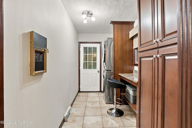 627 Maple Dr, Elizabethtown, KY 42701