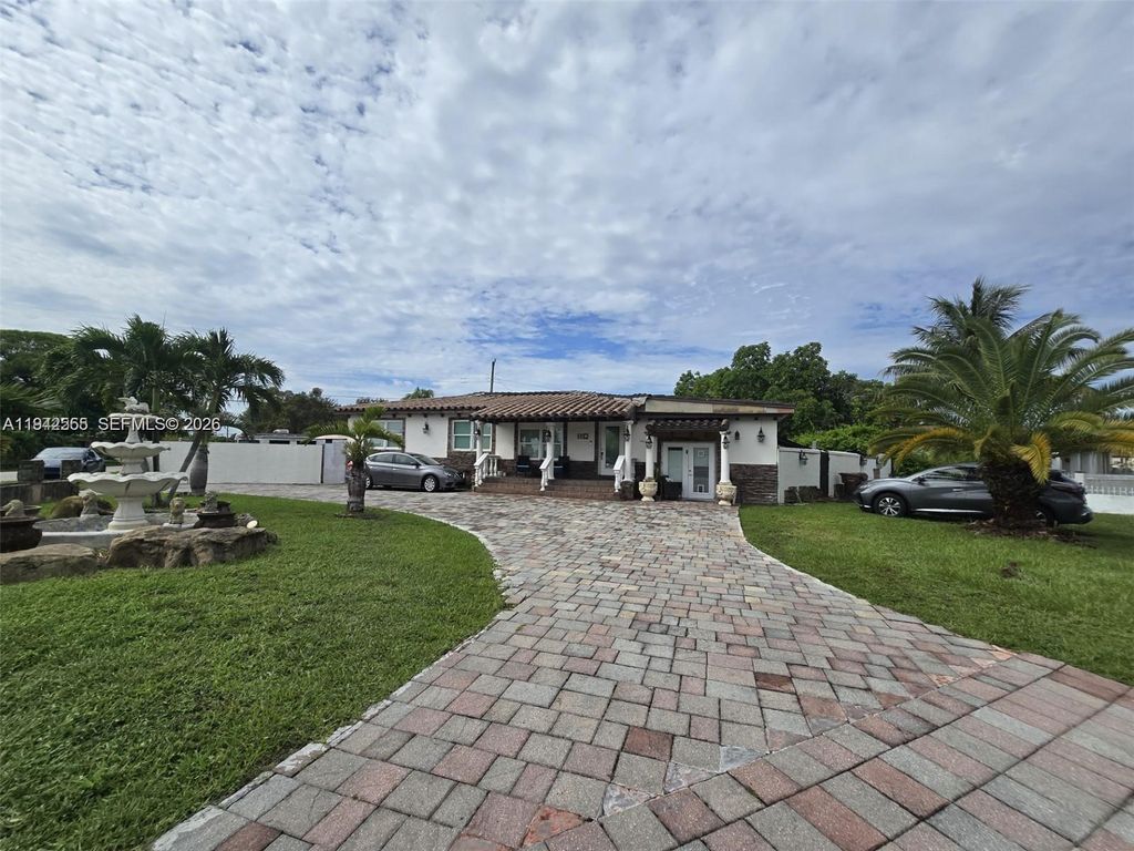110 W 53rd St B, Hialeah, FL 33012