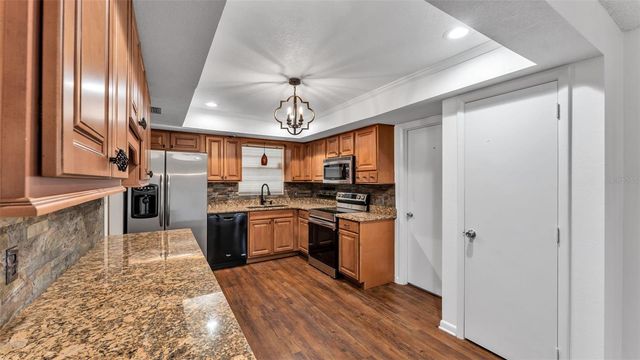 553 VILLA VISTA BOULEVARD, Lakeland, FL 33813