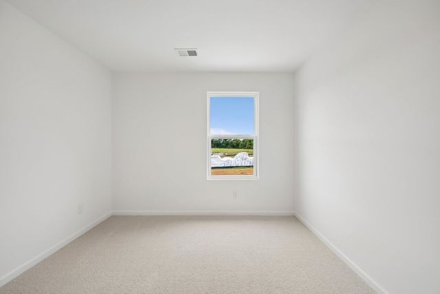 2581 Peaceful Valley Dr, Columbia, TN 38401
