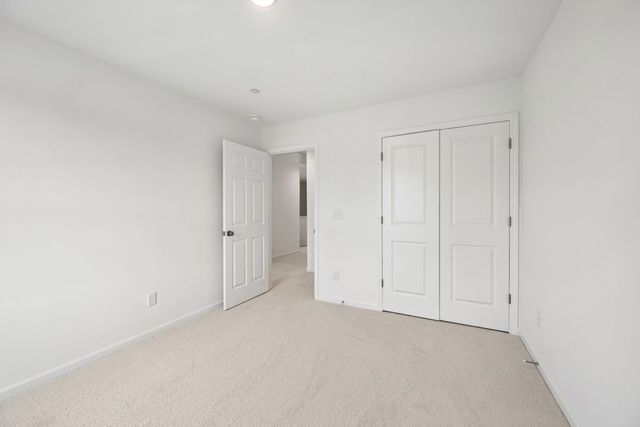 2581 Peaceful Valley Dr, Columbia, TN 38401