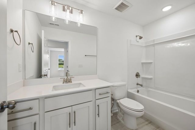 2581 Peaceful Valley Dr, Columbia, TN 38401
