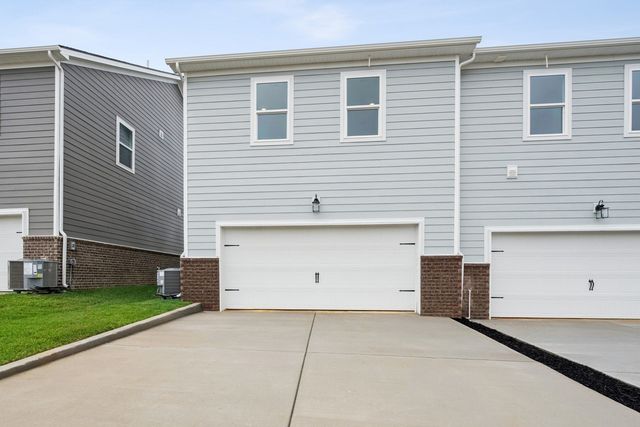 2581 Peaceful Valley Dr, Columbia, TN 38401