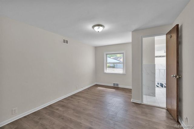4453 Culver Street, Dearborn Heights, MI 48125