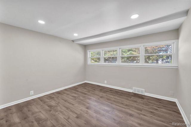 4453 Culver Street, Dearborn Heights, MI 48125