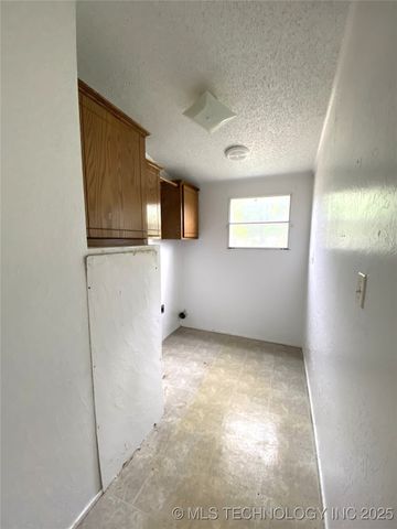 18867 11th Street, Oakland, OK 73446