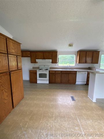 18867 11th Street, Oakland, OK 73446