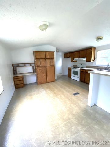 18867 11th Street, Oakland, OK 73446