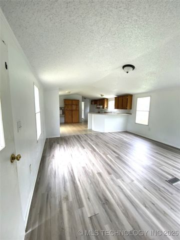 18867 11th Street, Oakland, OK 73446