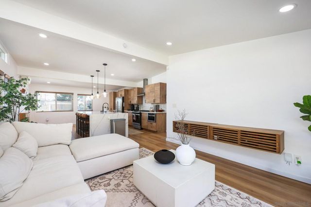 6252 Lake Albano Ave, San Diego, CA 92119