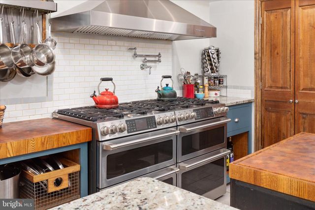 515 OLD FIRE TOWER RD, Capon Bridge, WV 26711