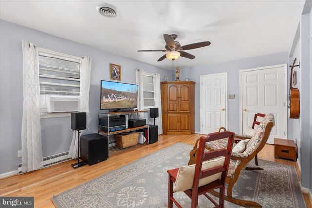 515 OLD FIRE TOWER RD, Capon Bridge, WV 26711