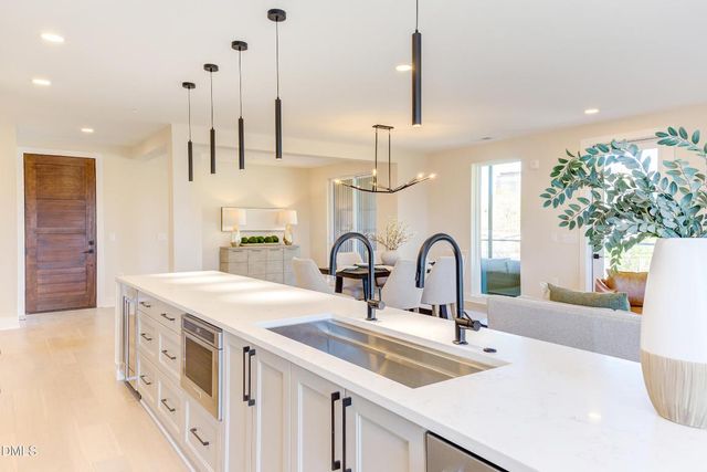 610 N Roxboro Street 21, Durham, NC 27701